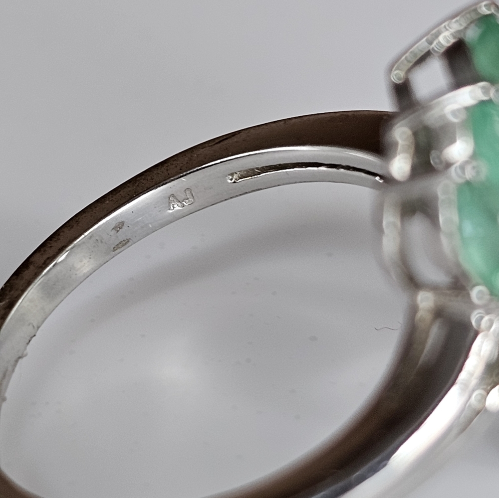 Genuine Emerald Cluster Ring Sterling Silver Size 8! - Picture 5 of 9